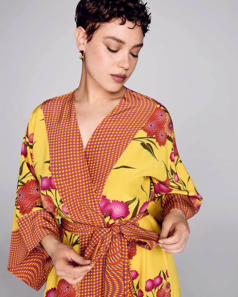 Kobe Yuri Yellow Robe