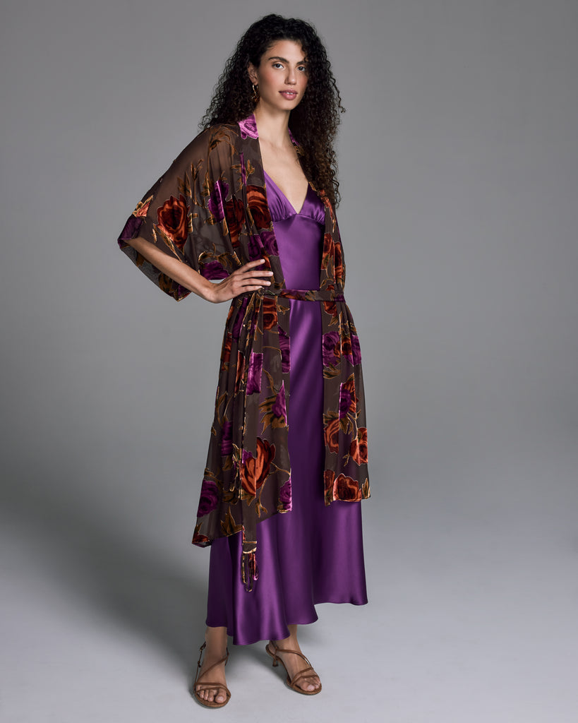 Christine Vancouver's Carmen jacket has a flowing relaxed fit through the body that leads to a curved a-symmetrical hem, making this piece perfect to layer as apparel