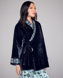 The one size cut on the Hanten Bed Jacket from Karma on the Rocks is flexible and easy, with internal and external silk velvet ties