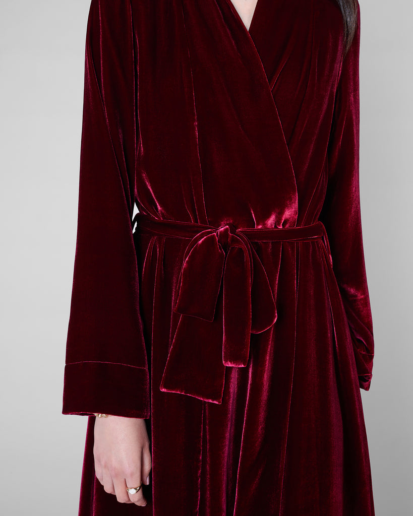 Gilda & Pearl's Garland Sultan silk velvet robe has belt loops and a matching exterior belt tie for fit