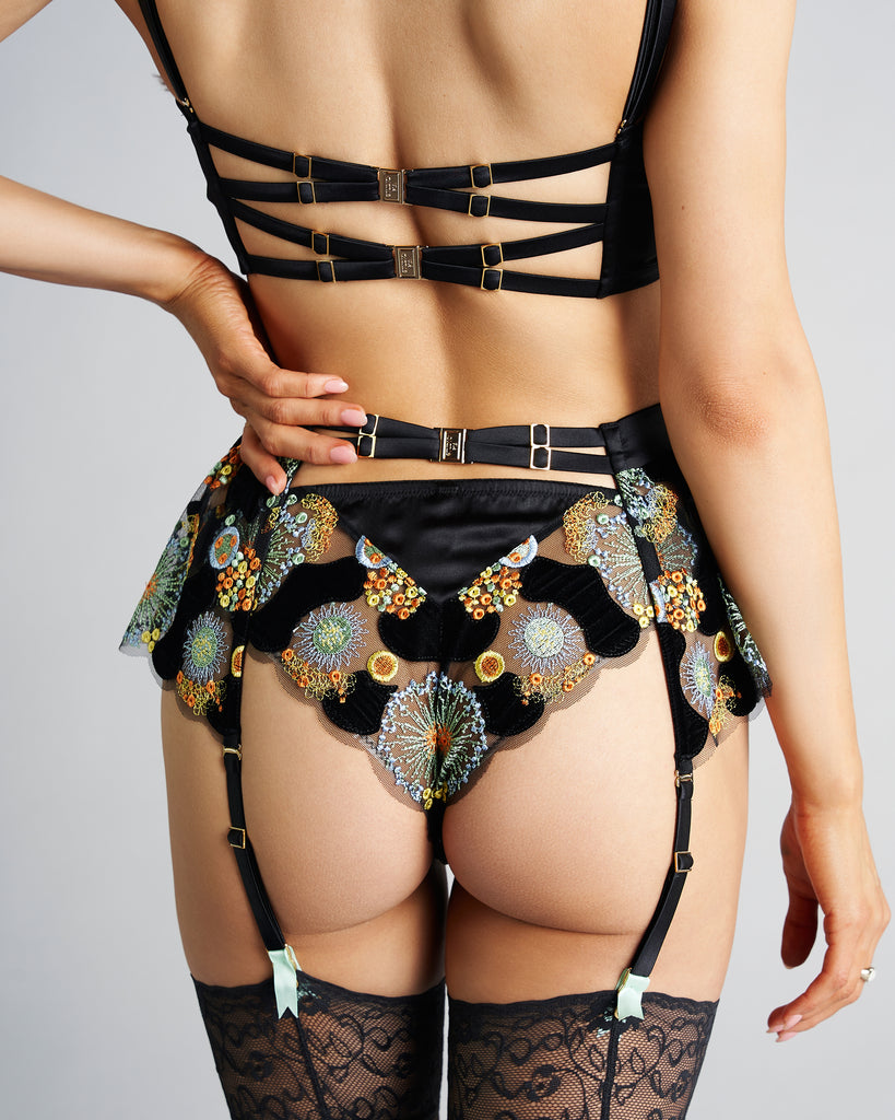 Studio Pia's Zaida garter belt has adjustable padded silk straps at the waist for a perfect fit, elevated by 24k gold plated hardware